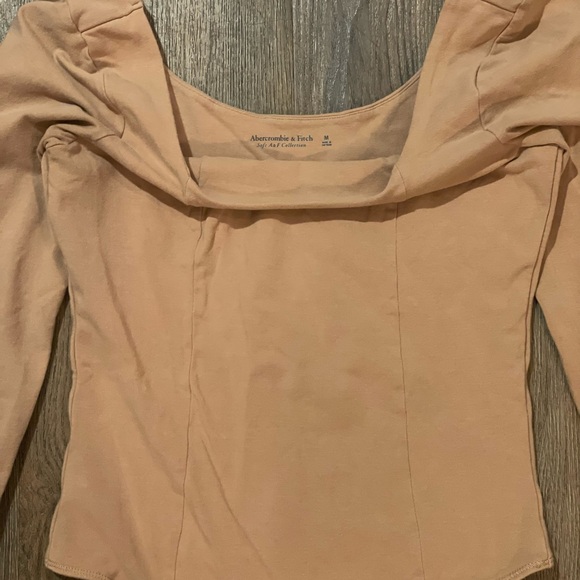 Abercrombie & Fitch Long-Sleeve Seamed  Scoopneck Bodysuit - Nude/Light Beige - Picture 3 of 3